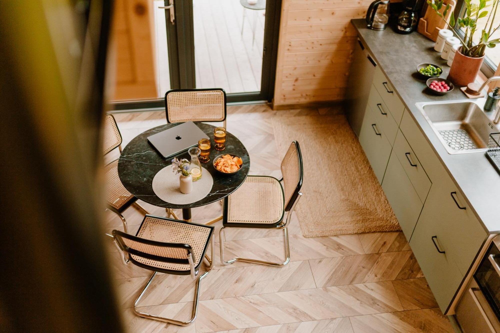 Lashouse - Nowoczesna Stodola Z Widokiem Na Las Bronków Exteriér fotografie